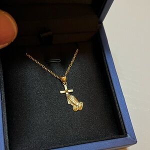 Solid 10k Praying hands pendant with chain
